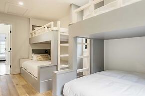 Forget-me-not by Avantstay Bold Lakefront Escape