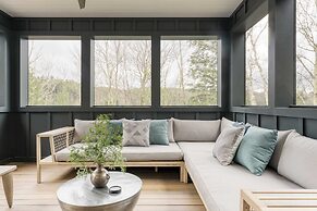 Forget-me-not by Avantstay Bold Lakefront Escape