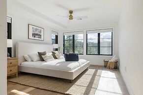 Forget-me-not by Avantstay Bold Lakefront Escape