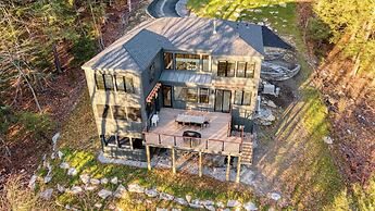 Forget-me-not by Avantstay Bold Lakefront Escape