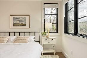 Forget-me-not by Avantstay Bold Lakefront Escape