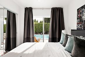 Jackson's Dawg House