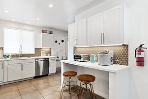 Jackson's Dawg House