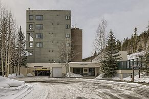 Views Overlooking Keystone w/ Shuttle to Lifts