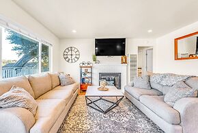 Cozy Oaks - A Coastal Getaway With Idyllic Scenery!