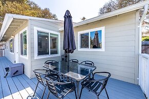 Cozy Oaks - A Coastal Getaway With Idyllic Scenery!