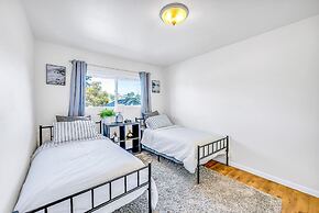 Cozy Oaks - A Coastal Getaway With Idyllic Scenery!