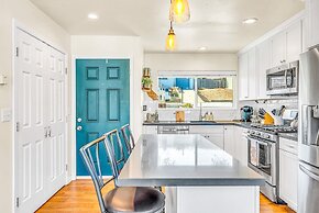 Cozy Oaks - A Coastal Getaway With Idyllic Scenery!