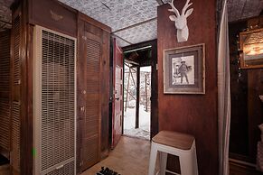 Ski-in/ski-out Miners Cabin