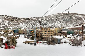 Ski-in/ski-out Miners Cabin
