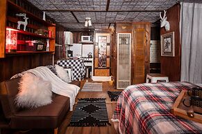 Ski-in/ski-out Miners Cabin