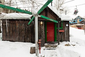Ski-in/ski-out Miners Cabin