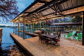 Lake LBJ Waterfront Family-friendly Retreat!