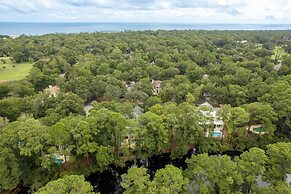 Hilton Lagoon by Avantstay Designer Home w/ Luxe Pool in Hilton Head