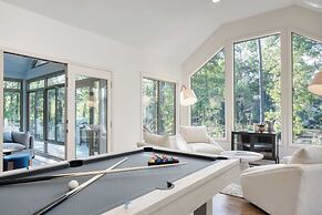 Hilton Lagoon by Avantstay Designer Home w/ Luxe Pool in Hilton Head