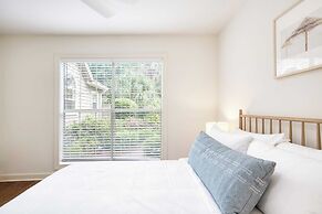 Hilton Lagoon by Avantstay Designer Home w/ Luxe Pool in Hilton Head