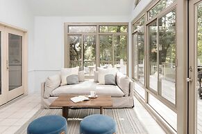 Hilton Lagoon by Avantstay Designer Home w/ Luxe Pool in Hilton Head