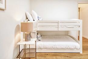 Hilton Lagoon by Avantstay Designer Home w/ Luxe Pool in Hilton Head