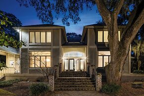 Hilton Ivory by Avantstay Luxe Home + Pool/patio