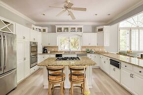 Hilton Ivory by Avantstay Luxe Home + Pool/patio