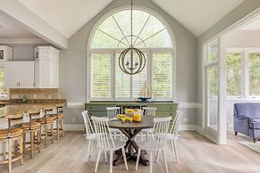 Hilton Ivory by Avantstay Luxe Home + Pool/patio