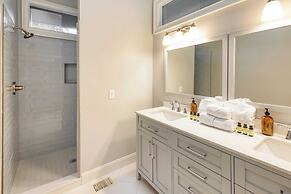 Hilton Ivory by Avantstay Luxe Home + Pool/patio