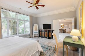 Hilton Ivory by Avantstay Luxe Home + Pool/patio