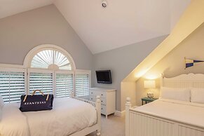 Hilton Ivory by Avantstay Luxe Home + Pool/patio