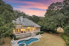 Hilton Ivory by Avantstay Luxe Home + Pool/patio