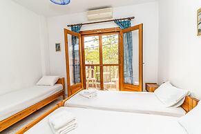 Mina-Maria Apartments