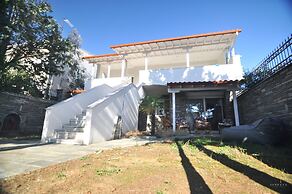 Zennova 40 Trikorfo Cottage