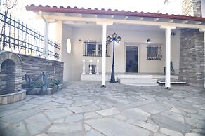 Zennova 40 Trikorfo Cottage