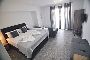 Zennova  Sirene Luxury Studios