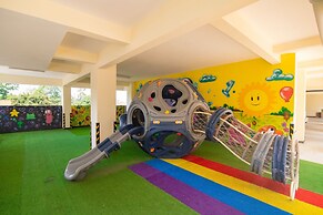 Amani Suite by Homes By Della