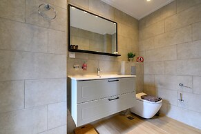 Kannas Mani-Luxury Suites- Adults friendly 14+