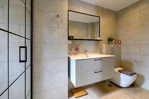 Kannas Mani-Luxury Suites- Adults friendly 14+