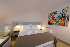 Kannas Mani-Luxury Suites- Adults friendly 14+