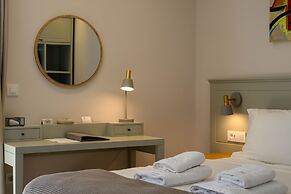 Kannas Mani-Luxury Suites- Adults friendly 14+