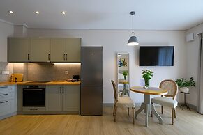 Kannas Mani-Luxury Suites- Adults friendly 14+