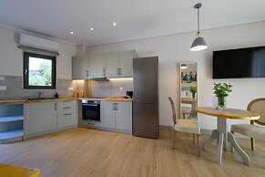 Kannas Mani-Luxury Suites- Adults friendly 14+