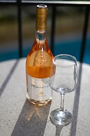 Kannas Mani-Luxury Suites- Adults friendly 14+