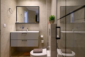 Kannas Mani-Luxury Suites- Adults friendly 14+