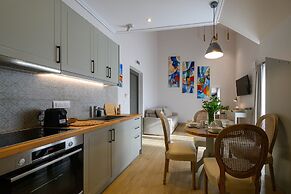 Kannas Mani-Luxury Suites- Adults friendly 14+