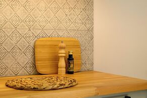 Kannas Mani-Luxury Suites- Adults friendly 14+