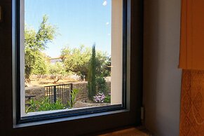 Kannas Mani-Luxury Suites- Adults friendly 14+