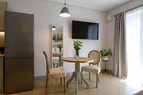 Kannas Mani-Luxury Suites- Adults friendly 14+