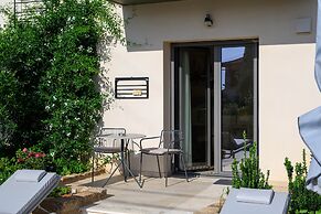 Kannas Mani-Luxury Suites- Adults friendly 14+