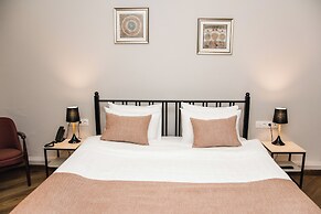 Makmani Hotel