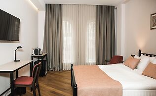 Makmani Hotel