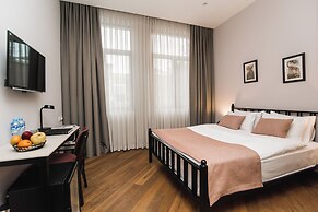 Makmani Hotel